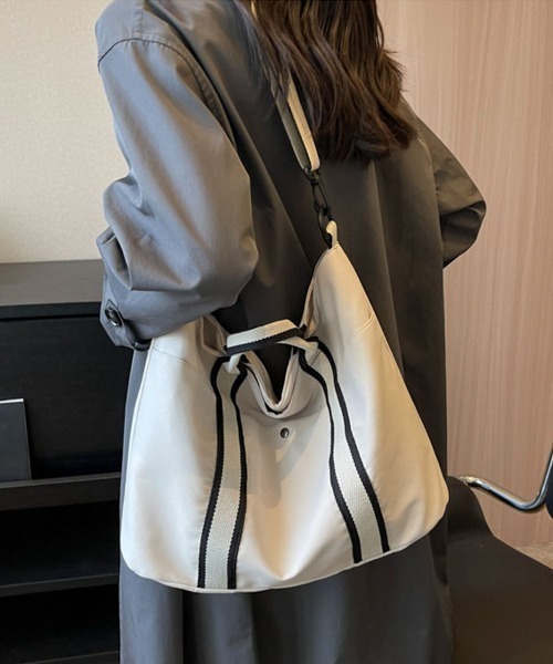 shoppinggo（ショッピングゴー）の「トートバッグ A4サイズ対応 肩掛け BAG シンプル フェミニン お洒落 手提げバッグ ファスナー付き 大容量 通勤（トートバッグ・レディース・ブラック/ベージュ・FREE）」の13枚目の写真