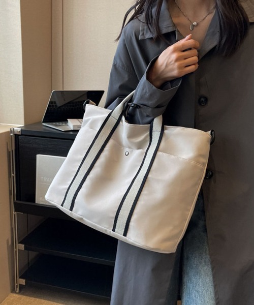 shoppinggo（ショッピングゴー）の「トートバッグ A4サイズ対応 肩掛け BAG シンプル フェミニン お洒落 手提げバッグ ファスナー付き 大容量 通勤（トートバッグ・レディース・ブラック/ベージュ・FREE）」の15枚目の写真