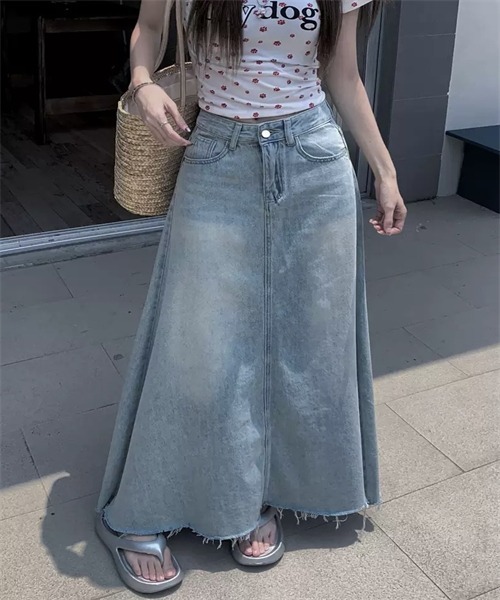 Dream garden(ドリームガーデン)の「裾フリンジロングデニムスカート(デニムスカート・レディース・ライトブルー・S/L/XL/XXL/M)」の3枚目の写真