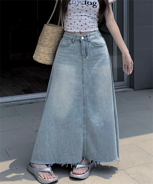 Dream garden(ドリームガーデン)の「裾フリンジロングデニムスカート(デニムスカート・レディース・ライトブルー・S/L/XL/XXL/M)」の8枚目の写真