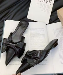 Vini（ヴィニ）の「【Vini】ポインテッドトゥ リボン フラットミュール（サンダル）」