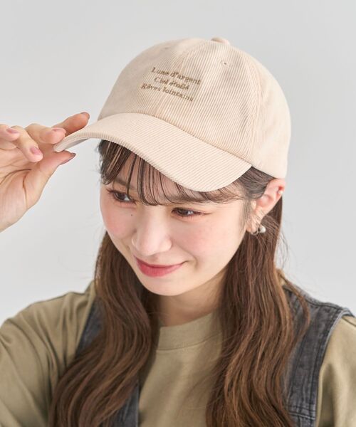 Green　Parks（グリーンパークス）の「everywalk.コーデュロイロゴキャップ（キャップ・レディース・グレー/レッド/アイボリー・FREE）」の13枚目の写真