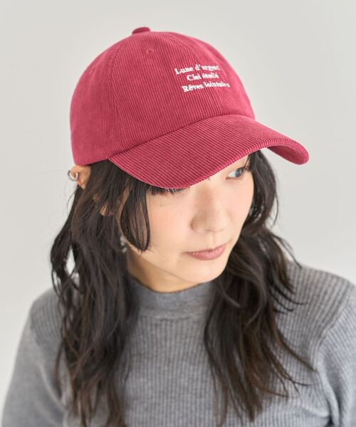 Green　Parks（グリーンパークス）の「everywalk.コーデュロイロゴキャップ（キャップ・レディース・グレー/レッド/アイボリー・FREE）」の15枚目の写真