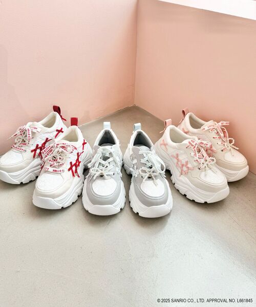 MAJESTIC LEGON(マジェスティックレゴン)の「サンリオキャラクターズ デコスニーカー(スニーカー・レディース・ピンク系その他2/レッド系その他2/ブルー系その他2・X-LARGE/LARGE/MEDIUM/SMALL)」の4枚目の写真