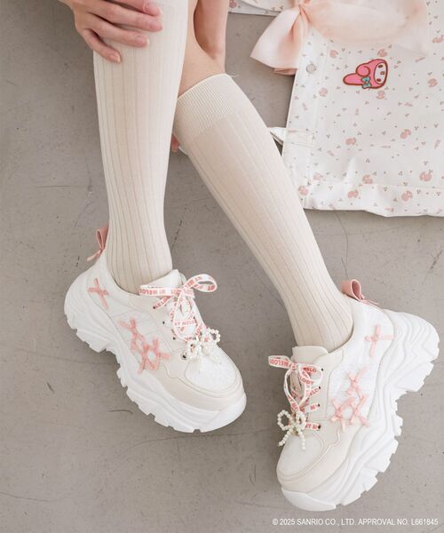 MAJESTIC LEGON(マジェスティックレゴン)の「サンリオキャラクターズ デコスニーカー(スニーカー・レディース・ピンク系その他2/レッド系その他2/ブルー系その他2・X-LARGE/LARGE/MEDIUM/SMALL)」の8枚目の写真