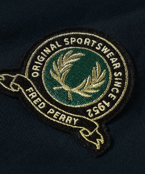 FRED PERRY（フレッドペリー）の「【別注】FRED PERRY / Tennis Bomber Jacket（ブルゾン・レディース・ホワイト/ネイビー・ONE SIZE）」の5枚目の写真