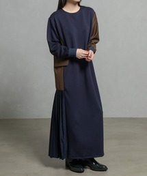 バックプリーツワンピース