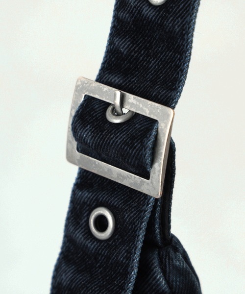 X-girl(エックスガール)の「FLOCKED DENIM BAG(ショルダーバッグ・レディース・ブラック/インディゴブルー・ONE SIZE)」の9枚目の写真