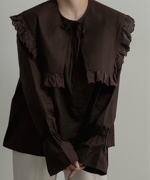 lawgy(ラウジー)の「multiway big collar accent button blouse / マルチウェイビッグカラーアクセントボタンブラウス(シャツ/ブラウス・レディース・ホワイト/ダークブラウン/チャコール・FREE)」の3枚目の写真