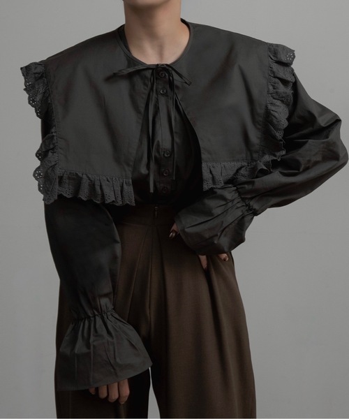 lawgy(ラウジー)の「multiway big collar accent button blouse / マルチウェイビッグカラーアクセントボタンブラウス(シャツ/ブラウス・レディース・ホワイト/ダークブラウン/チャコール・FREE)」の12枚目の写真