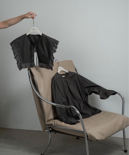 lawgy(ラウジー)の「multiway big collar accent button blouse / マルチウェイビッグカラーアクセントボタンブラウス(シャツ/ブラウス・レディース・ホワイト/ダークブラウン/チャコール・FREE)」の15枚目の写真