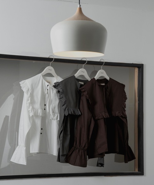 lawgy(ラウジー)の「multiway big collar accent button blouse / マルチウェイビッグカラーアクセントボタンブラウス(シャツ/ブラウス・レディース・ホワイト/ダークブラウン/チャコール・FREE)」の4枚目の写真