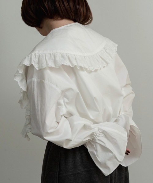 lawgy(ラウジー)の「multiway big collar accent button blouse / マルチウェイビッグカラーアクセントボタンブラウス(シャツ/ブラウス・レディース・ホワイト/ダークブラウン/チャコール・FREE)」の8枚目の写真