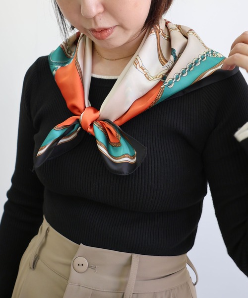 MIAN (ミアン)の「クラシカルパターン マルチスカーフ(バンダナ/スカーフ・レディース・ブラック・FREE)」の2枚目の写真