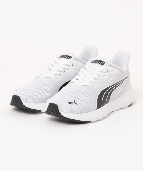 PUMA(プーマ)の「《PUMA》SOFTRIDE コスミック ST EASE(スニーカー・メンズ・ホワイト×ブラック/ブラック×ブラック/ネイビー・23.0cm/23.5cm/24.0cm/24.5cm/25.0cm/25.5cm/26.0cm/26.5cm/27.0cm/27.5cm/28.0cm/22.5cm)」の2枚目の写真