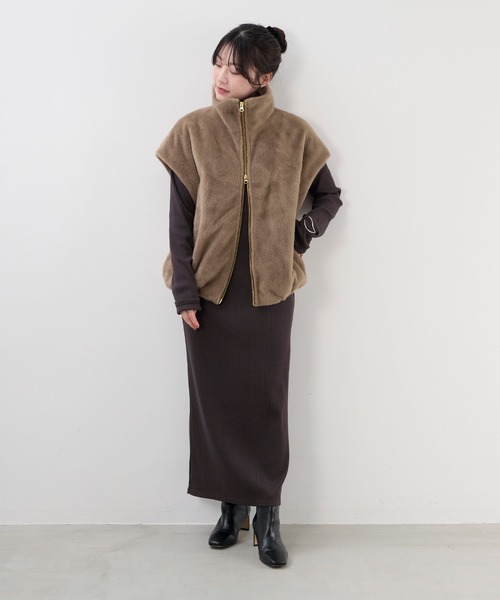 MICA&DEAL(マイカ&ディール)の「スタンドカラーファーダブルジップベスト(その他アウター・レディース・オフホワイト/グレイッシュベージュ/ブラウン・FREE)」の7枚目の写真