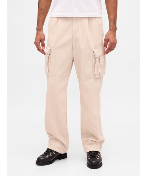 GAP（ギャップ）の「バギー コーデュロイ カーゴパンツ（カーゴパンツ・メンズ・ブラック/カーキ/アイボリー・XS/S/M/L/XL）」の2枚目の写真