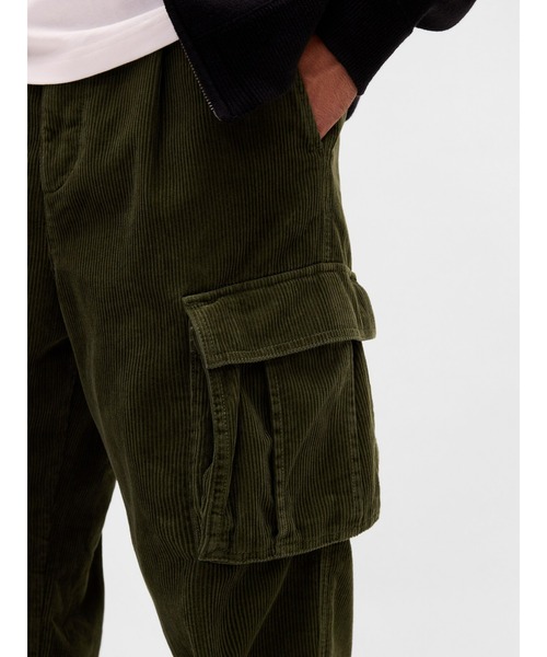 GAP（ギャップ）の「バギー コーデュロイ カーゴパンツ（カーゴパンツ・メンズ・ブラック/カーキ/アイボリー・XS/S/M/L/XL）」の11枚目の写真