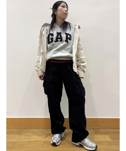 GAP（ギャップ）の「バギー コーデュロイ カーゴパンツ（カーゴパンツ・メンズ・ブラック/カーキ/アイボリー・XS/S/M/L/XL）」の17枚目の写真