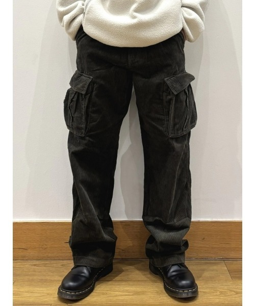 GAP（ギャップ）の「バギー コーデュロイ カーゴパンツ（カーゴパンツ・メンズ・ブラック/カーキ/アイボリー・XS/S/M/L/XL）」の18枚目の写真