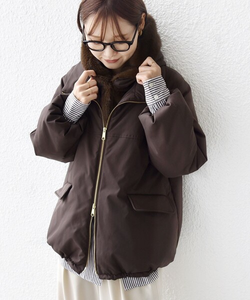 SHIPS（シップス）の「【WEB限定】2WAY フェイクファー 中綿 ブルゾン（ブルゾン・レディース・ブラウン/オフホワイト/ブラック・ONE SIZE）」の6枚目の写真