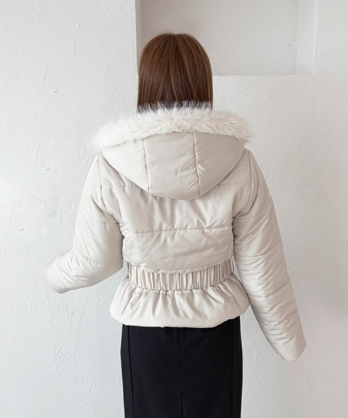 apres jour(アプレジュール)の「ベルト付きフェイクダウンジャケット(ダウンジャケット/コート・レディース・オフホワイト/ブラック・フリー/X-LARGE)」の13枚目の写真