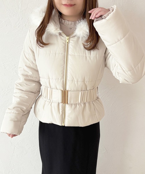apres jour(アプレジュール)の「ベルト付きフェイクダウンジャケット(ダウンジャケット/コート・レディース・オフホワイト/ブラック・フリー/X-LARGE)」の5枚目の写真