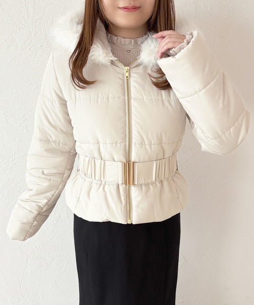 apres jour(アプレジュール)の「ベルト付きフェイクダウンジャケット(ダウンジャケット/コート・レディース・オフホワイト/ブラック・フリー/X-LARGE)」の6枚目の写真