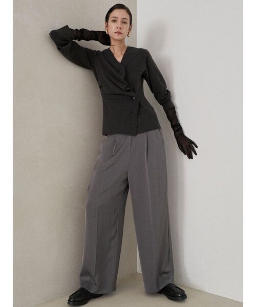 ELENDEEK（エレンディーク）の「ドレープシェイプカーディガンニット（ニット/セーター・レディース・チャコールグレー/ブラウン・FREE）」の16枚目の写真