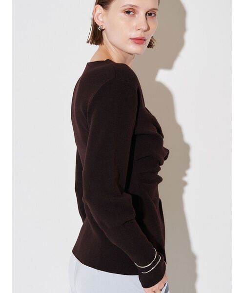 ELENDEEK（エレンディーク）の「ドレープシェイプカーディガンニット（ニット/セーター・レディース・チャコールグレー/ブラウン・FREE）」の7枚目の写真