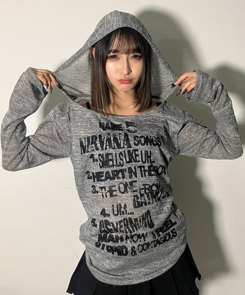 .KOM(ドットコム)の「A'GEM/9 × .kom 『.KOM/ドットケーオーエム』Grunge Print Sheer Hoodie Top/グランジプリント シアーフーディートップ(Tシャツ/カットソー・レディース・アイボリー/チャコールグレー・FREE)」の2枚目の写真