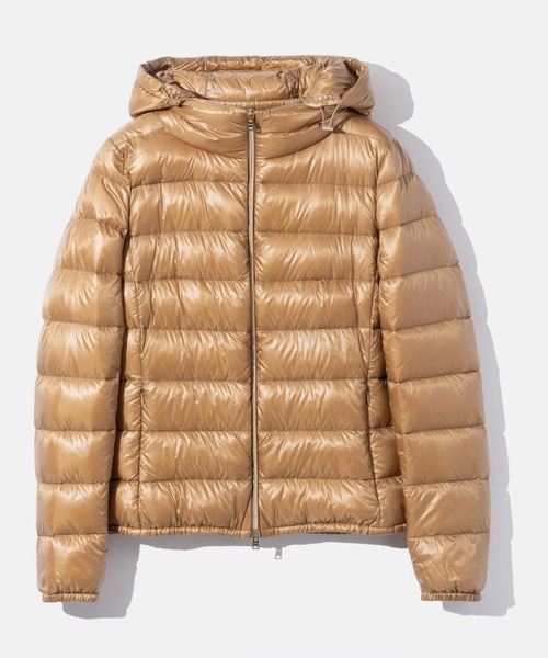 HERNO(ヘルノ)の「HERNO GIADA DOWNJACKET ヘルノ ショート ジャーダ ダウンジャケット(ダウンジャケット/コート・レディース・ブラック/キャメル/ネイビー系1・42/40/44)」の3枚目の写真