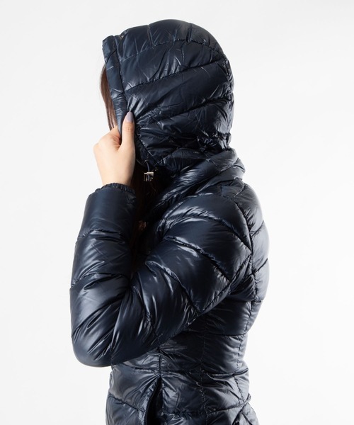 HERNO(ヘルノ)の「HERNO GIADA DOWNJACKET ヘルノ ショート ジャーダ ダウンジャケット(ダウンジャケット/コート・レディース・ブラック/キャメル/ネイビー系1・42/40/44)」の7枚目の写真