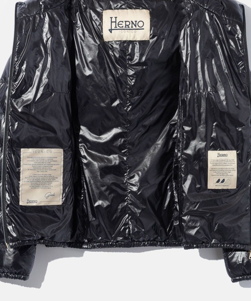 HERNO(ヘルノ)の「HERNO GIADA DOWNJACKET ヘルノ ショート ジャーダ ダウンジャケット(ダウンジャケット/コート・レディース・ブラック/キャメル/ネイビー系1・42/40/44)」の17枚目の写真