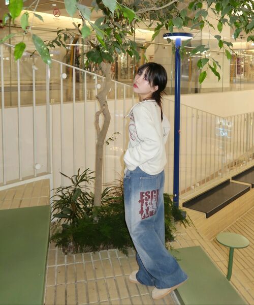 ESCAPEFROM(エスケープフロム)の「ESCF ピープルプリントバンディングウォッシングデニムパンツ 中青(デニムパンツ・レディース・その他・SMALL/MEDIUM/LARGE)」の4枚目の写真