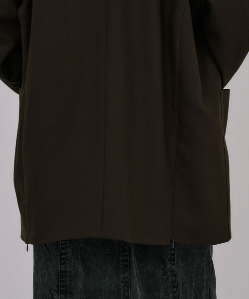 UNITED TOKYO（ユナイテッドトウキョウ）の「【残りわずか！】Oversized Back Zip Jacket｜オフィスカジュアル/オケージョン/春服（テーラードジャケット・レディース・ダークブラウン/グレー系その他・FREE）」の21枚目の写真