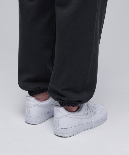 MUSINSA STANDARD（ムシンサスタンダード）の「ピンタックワイドスウェットパンツ [ダークグレー]（スウェットパンツ・メンズ・その他・SMALL/MEDIUM）」の7枚目の写真