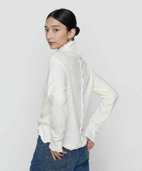 Gabardine K.T(ギャバジンケーティー)の「ニットコール タートルネック カットソー(Tシャツ/カットソー・レディース・ネイビー/ブラック/ライトグレー/オフホワイト/グレー・9号/7号/11号)」の6枚目の写真