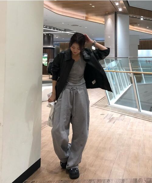 MASSNOUN(マスノウン)の「アンメジャードロゴツーピンタックスウェットパンツMFITP001-GY(スウェットパンツ・レディース・その他・MEDIUM/LARGE/X-LARGE)」の6枚目の写真
