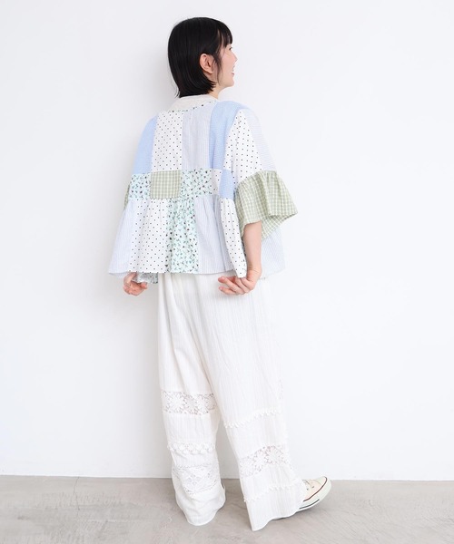 l'atelier du savon（アトリエドサボン）の「little garden パッチワークブラウス（シャツ/ブラウス・レディース・サックスブルー/ブラック・FREE）」の5枚目の写真