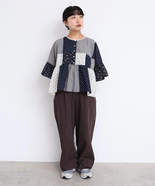 l'atelier du savon（アトリエドサボン）の「little garden パッチワークブラウス（シャツ/ブラウス・レディース・サックスブルー/ブラック・FREE）」の22枚目の写真