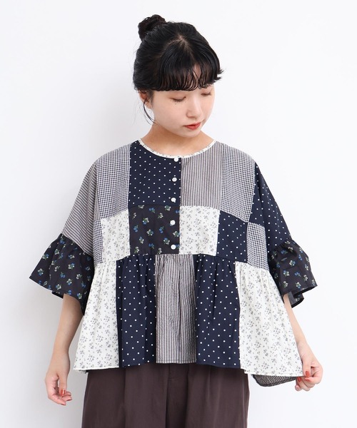 l'atelier du savon（アトリエドサボン）の「little garden パッチワークブラウス（シャツ/ブラウス・レディース・サックスブルー/ブラック・FREE）」の10枚目の写真