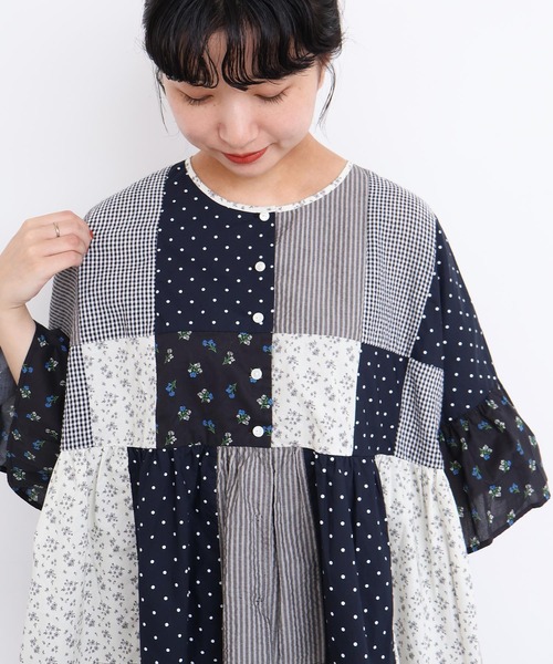 l'atelier du savon（アトリエドサボン）の「little garden パッチワークブラウス（シャツ/ブラウス・レディース・サックスブルー/ブラック・FREE）」の13枚目の写真