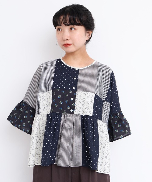 l'atelier du savon（アトリエドサボン）の「little garden パッチワークブラウス（シャツ/ブラウス・レディース・サックスブルー/ブラック・FREE）」の16枚目の写真