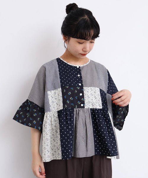 l'atelier du savon（アトリエドサボン）の「little garden パッチワークブラウス（シャツ/ブラウス・レディース・サックスブルー/ブラック・FREE）」の17枚目の写真