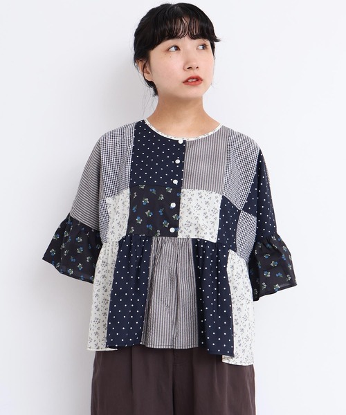 l'atelier du savon（アトリエドサボン）の「little garden パッチワークブラウス（シャツ/ブラウス・レディース・サックスブルー/ブラック・FREE）」の18枚目の写真