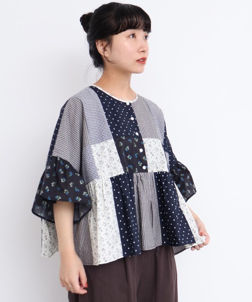 l'atelier du savon（アトリエドサボン）の「little garden パッチワークブラウス（シャツ/ブラウス・レディース・サックスブルー/ブラック・FREE）」の21枚目の写真