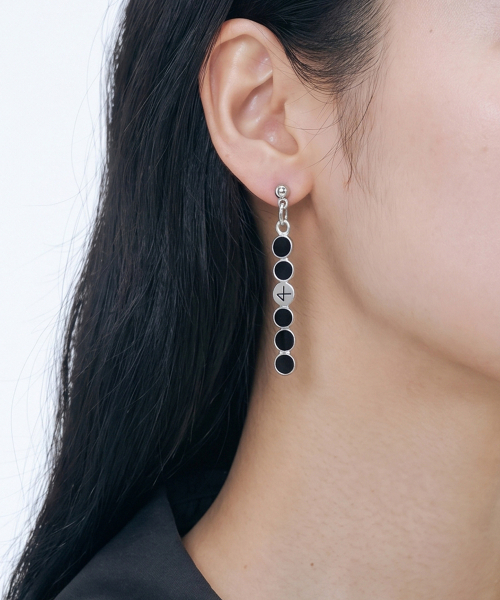 NONENON（ノンノン）の「DOUBLE GRAPE EAR（ピアス（両耳用）・レディース・その他・FREE）」の4枚目の写真