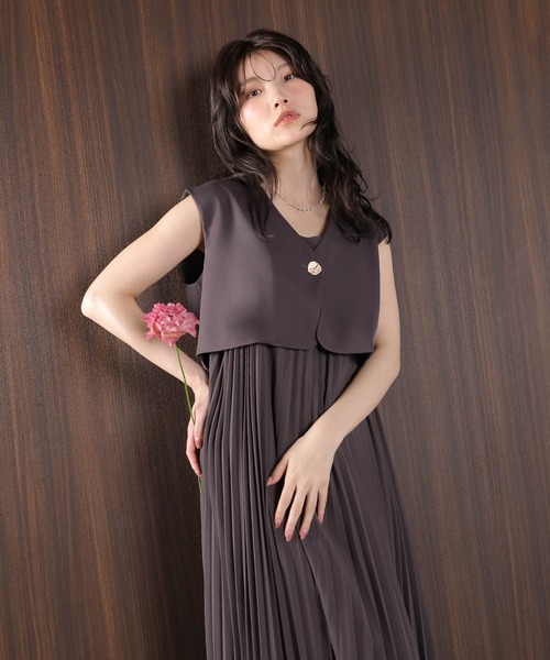 Kana(カナ)の「プリ―ツ Aライン ワンピース ジレ ジャケット 2点セット 結婚式 パーティー ドレス オケージョンドレス お呼ばれワンピース(ドレス・レディース・モカ/ブルー/チャコールグレー・M)」の17枚目の写真
