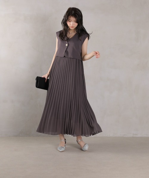 Kana(カナ)の「プリ―ツ Aライン ワンピース ジレ ジャケット 2点セット 結婚式 パーティー ドレス オケージョンドレス お呼ばれワンピース(ドレス・レディース・モカ/ブルー/チャコールグレー・M)」の21枚目の写真